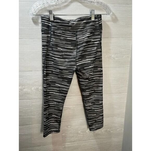 Under Armour Women's HeatGear Compression 3/4 Leggings‎ Small - Picture 2 of 4